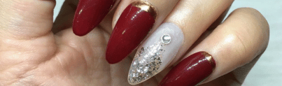 Nail Art Minimalis: Accent Nail dengan Glitter